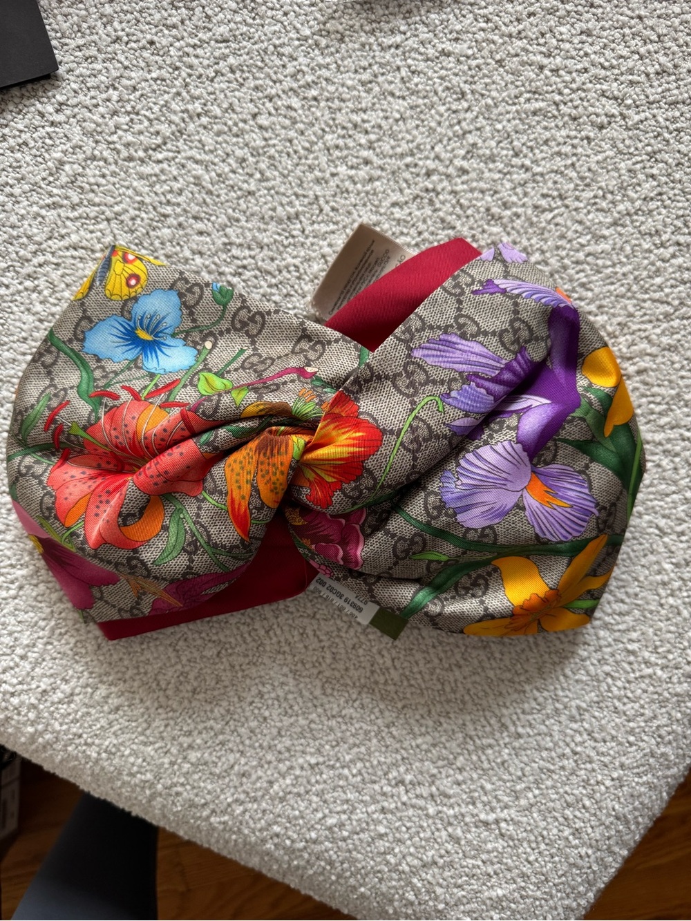 Gucci flora GG supreme pattern headband.